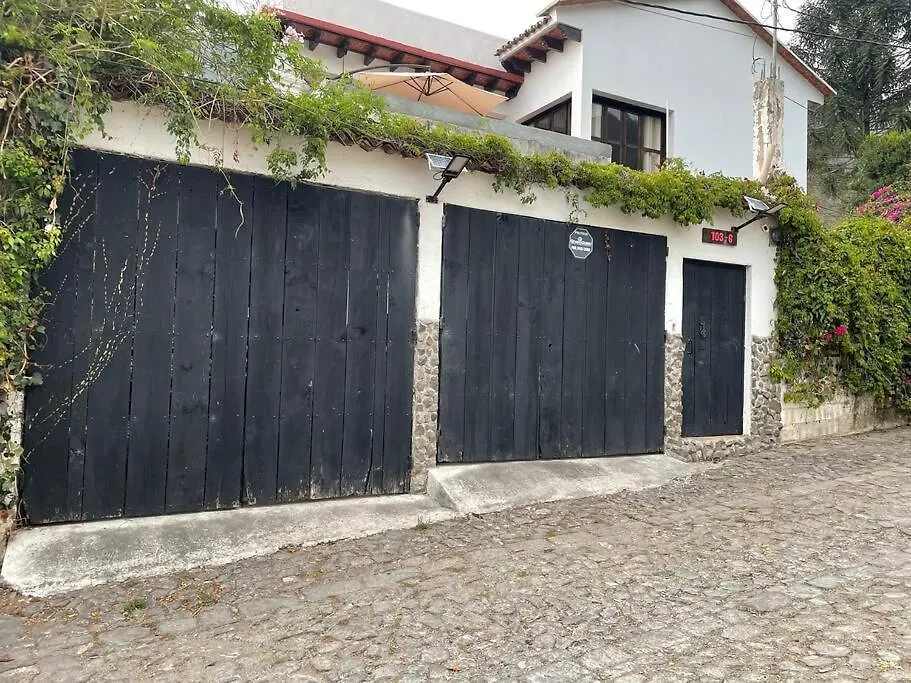The View House- Antigua Guatemala Toda La Casa
